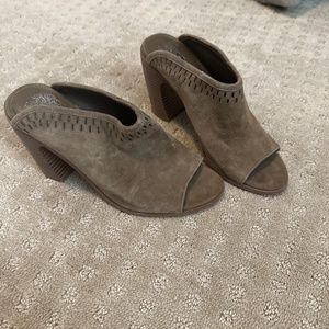 Barely worn Vince Camuto mules! Block heel.